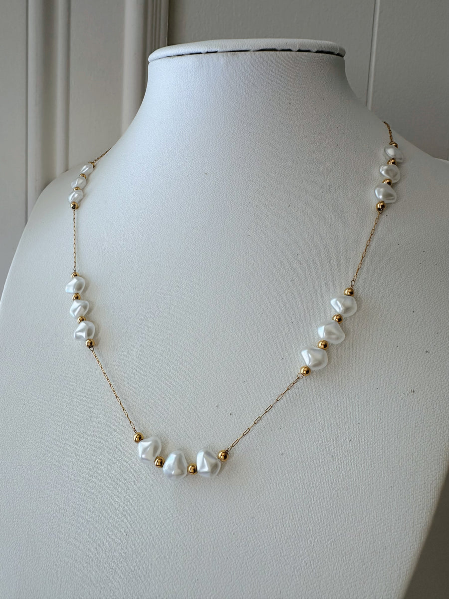 Hanna Pearl Necklace